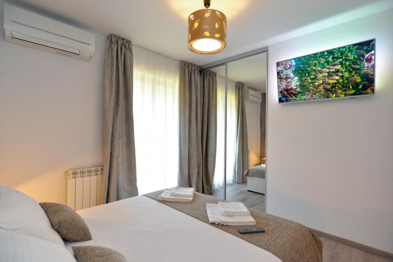 Apartments Elvis 1299 เวอร์ซาร์ ภายนอก รูปภาพ