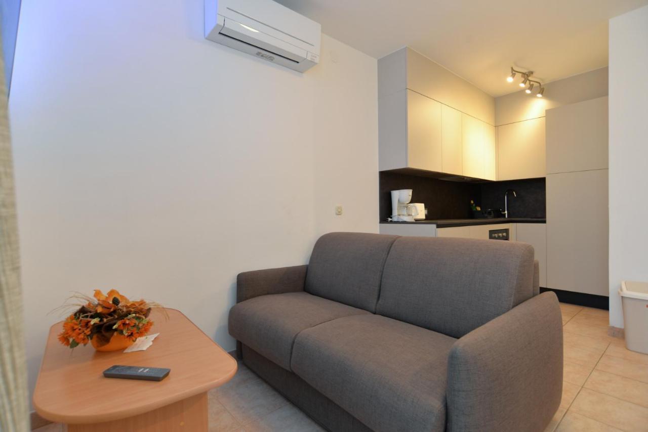 Apartments Elvis 1299 เวอร์ซาร์ ภายนอก รูปภาพ