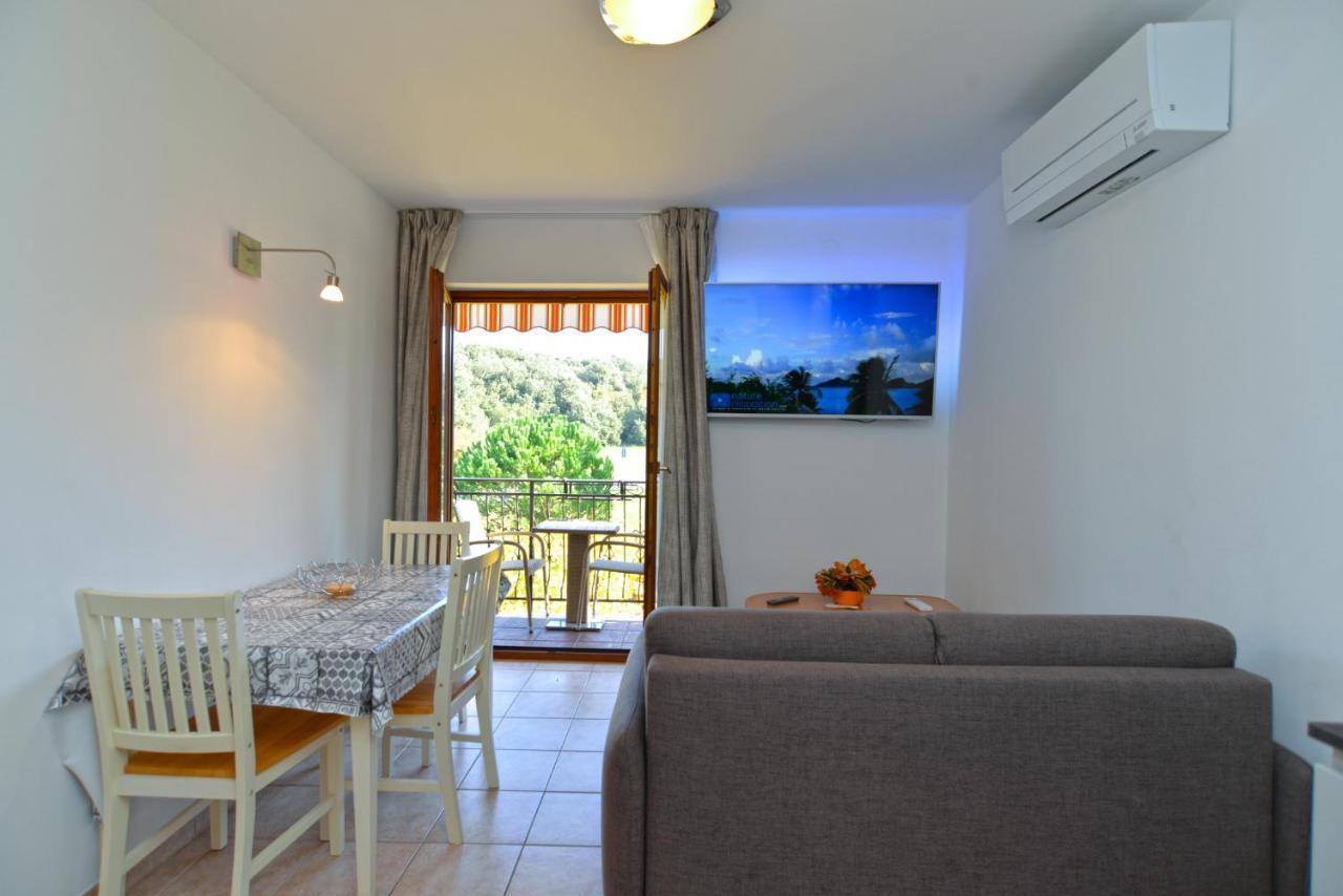 Apartments Elvis 1299 เวอร์ซาร์ ภายนอก รูปภาพ
