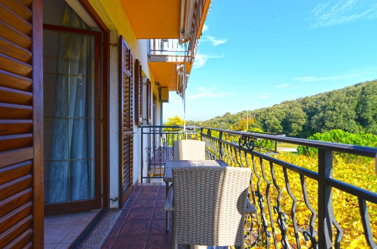 Apartments Elvis 1299 เวอร์ซาร์ ภายนอก รูปภาพ