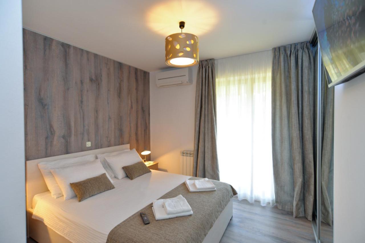 Apartments Elvis 1299 เวอร์ซาร์ ภายนอก รูปภาพ