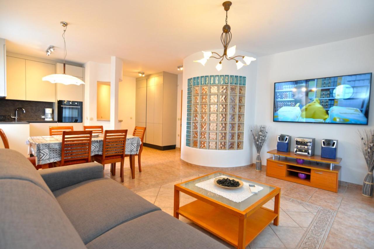 Apartments Elvis 1299 เวอร์ซาร์ ภายนอก รูปภาพ
