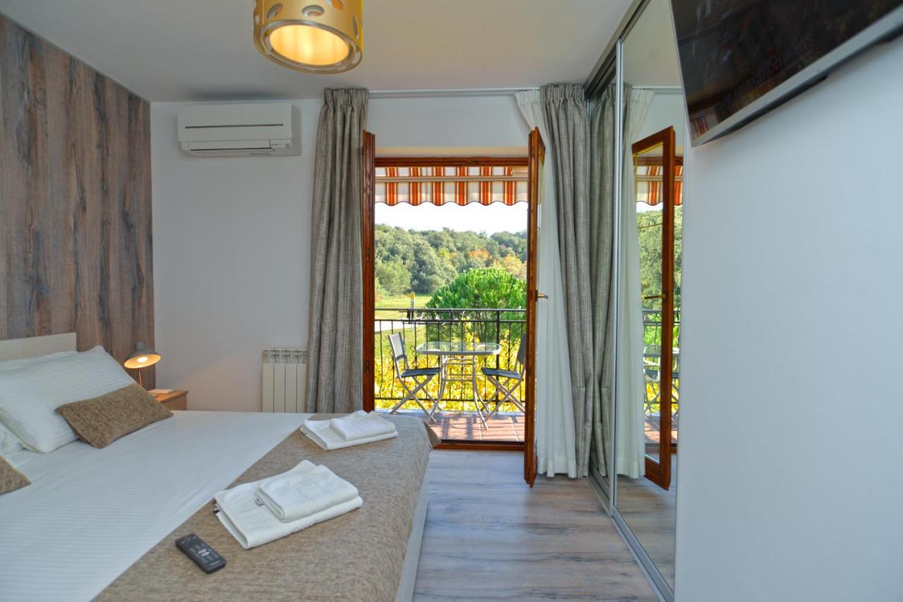 Apartments Elvis 1299 เวอร์ซาร์ ภายนอก รูปภาพ