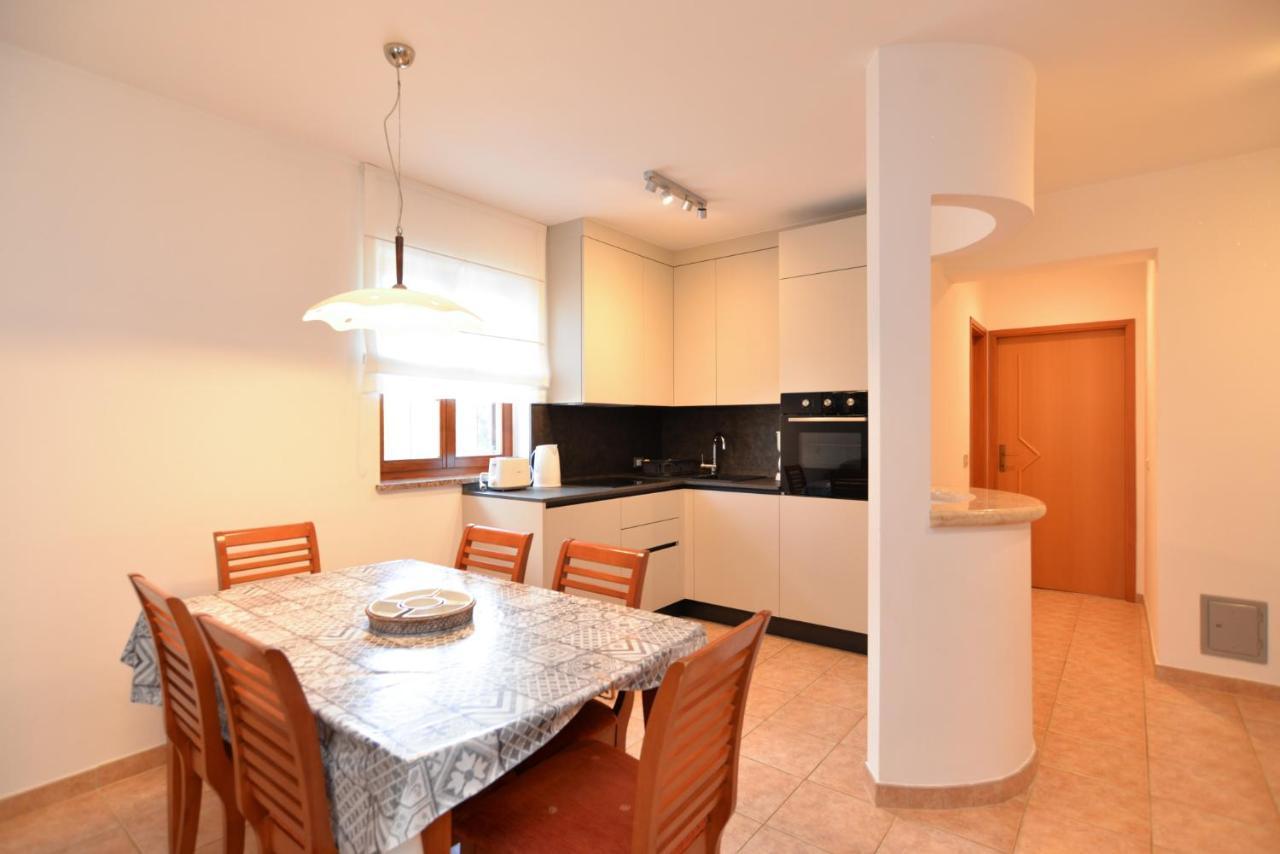 Apartments Elvis 1299 เวอร์ซาร์ ภายนอก รูปภาพ