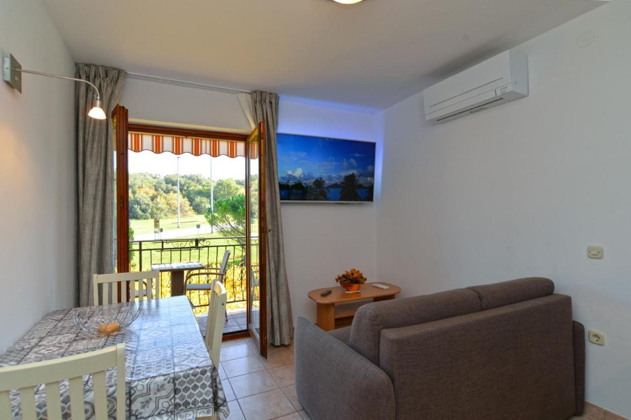 Apartments Elvis 1299 เวอร์ซาร์ ภายนอก รูปภาพ