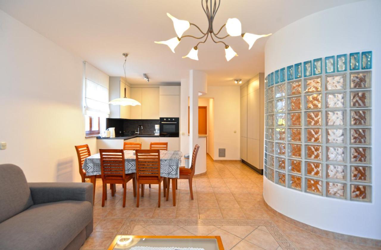 Apartments Elvis 1299 เวอร์ซาร์ ภายนอก รูปภาพ