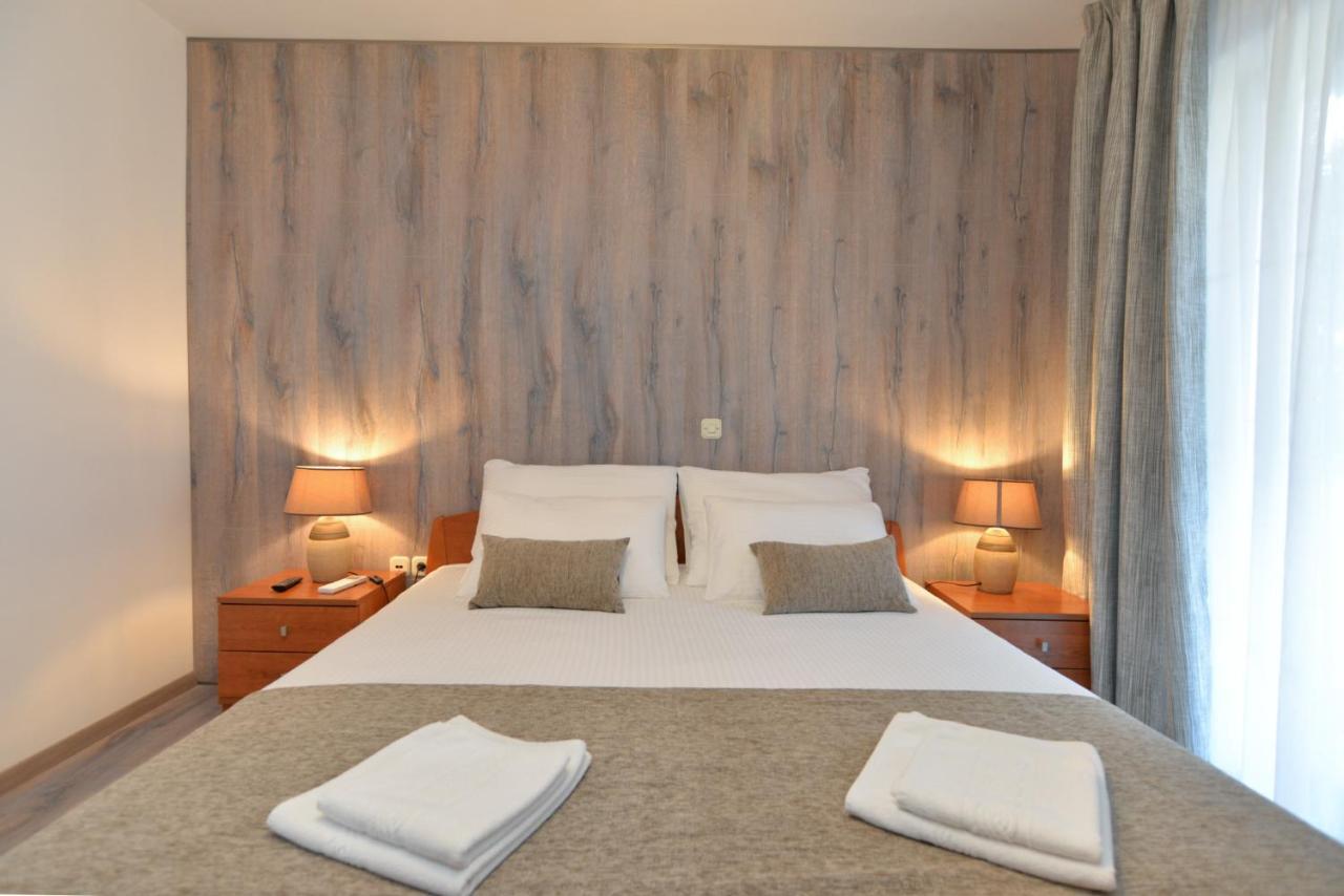 Apartments Elvis 1299 เวอร์ซาร์ ภายนอก รูปภาพ