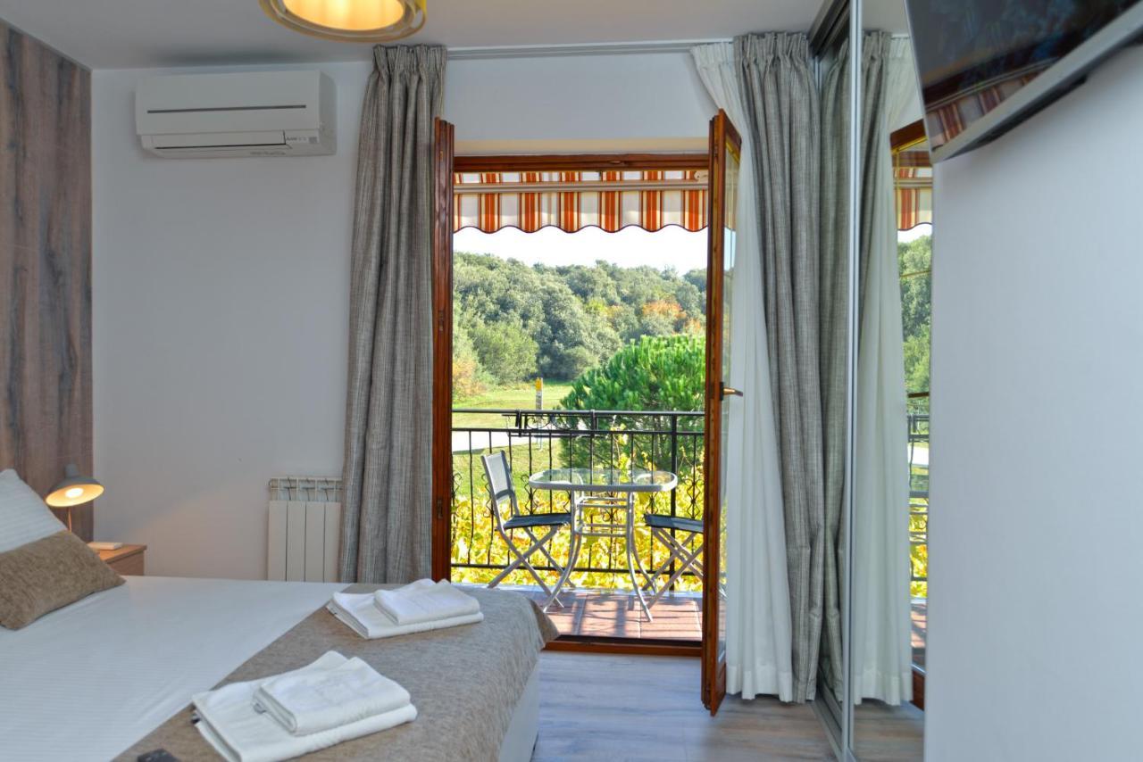 Apartments Elvis 1299 เวอร์ซาร์ ภายนอก รูปภาพ