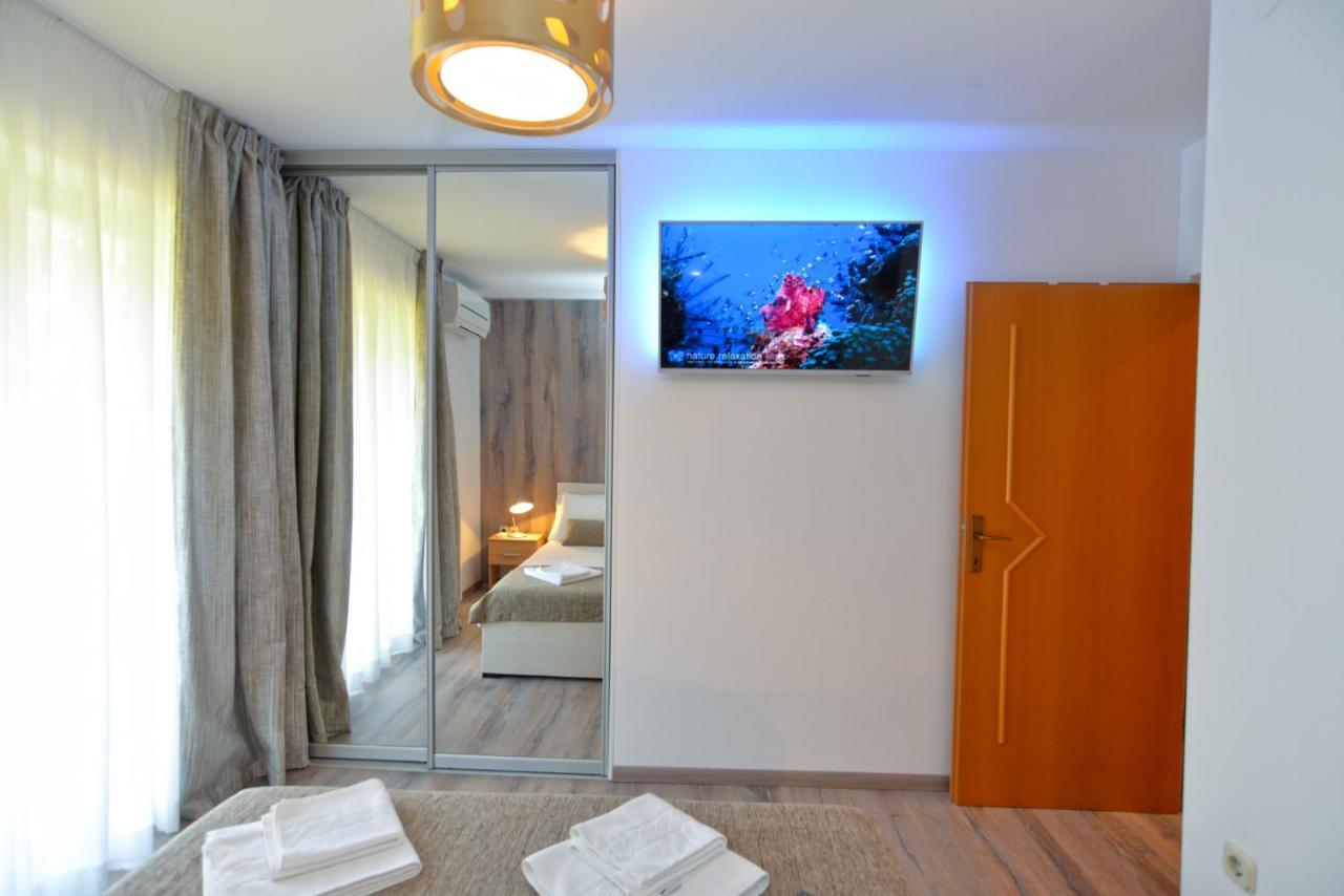 Apartments Elvis 1299 เวอร์ซาร์ ภายนอก รูปภาพ