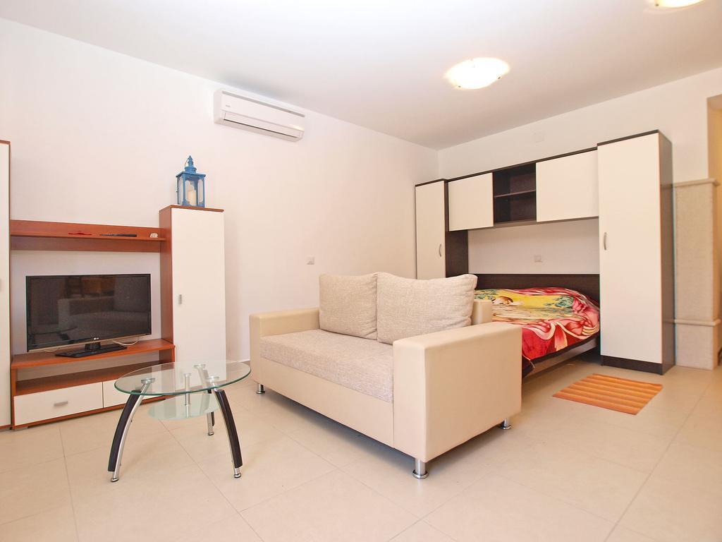 Apartments Elvis 1299 เวอร์ซาร์ ภายนอก รูปภาพ