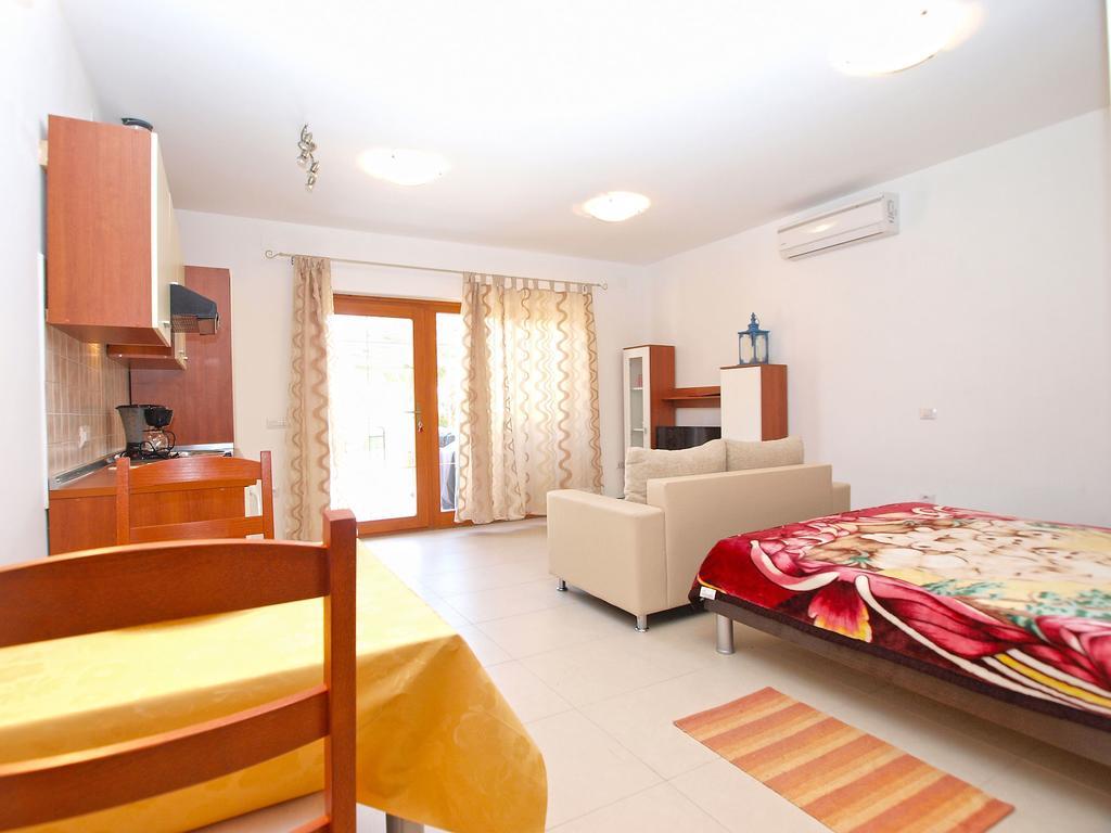 Apartments Elvis 1299 เวอร์ซาร์ ภายนอก รูปภาพ