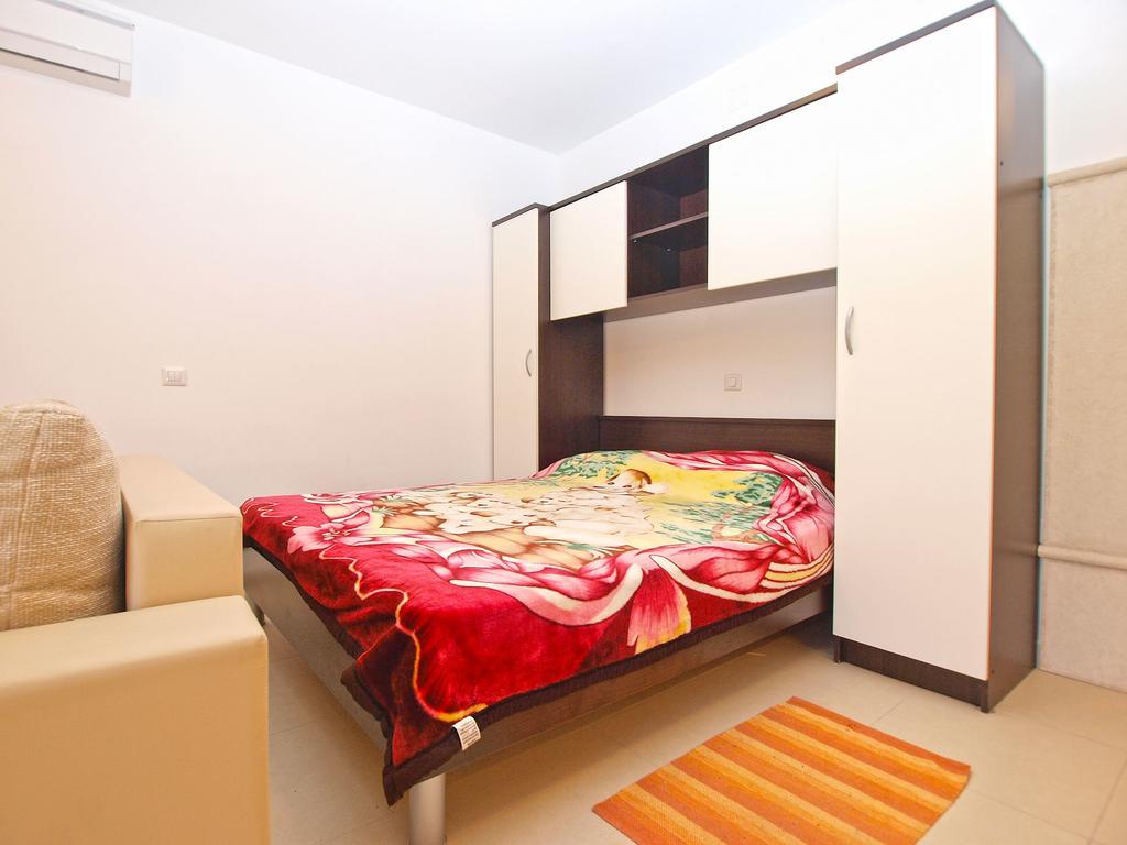 Apartments Elvis 1299 เวอร์ซาร์ ภายนอก รูปภาพ
