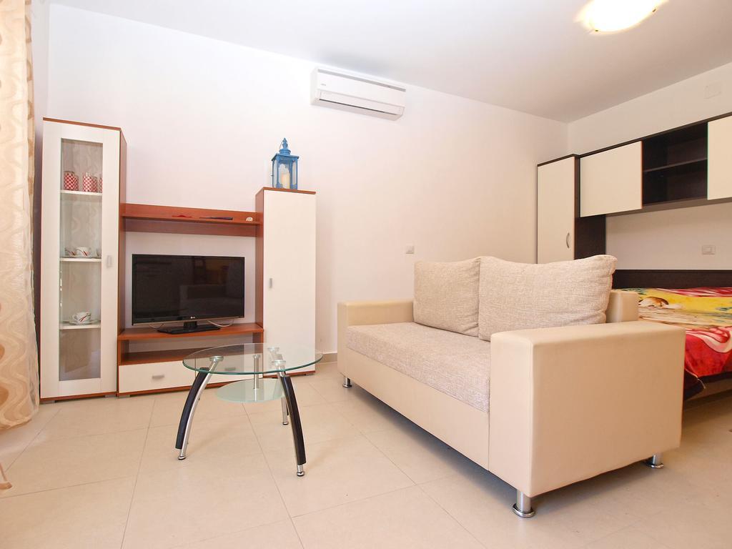 Apartments Elvis 1299 เวอร์ซาร์ ภายนอก รูปภาพ